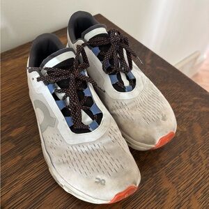 On Cloud Womens Running Shoes